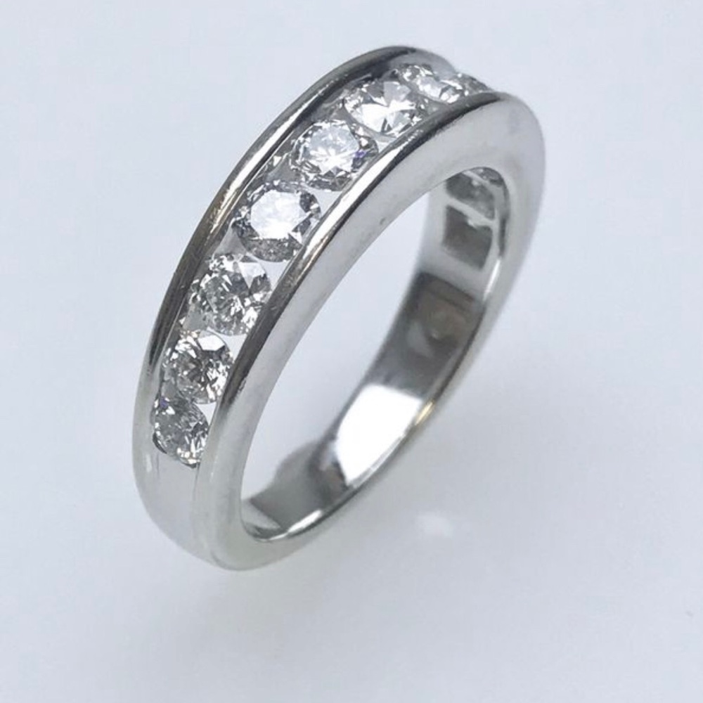 Platinum diamond band 1/2 cttdw